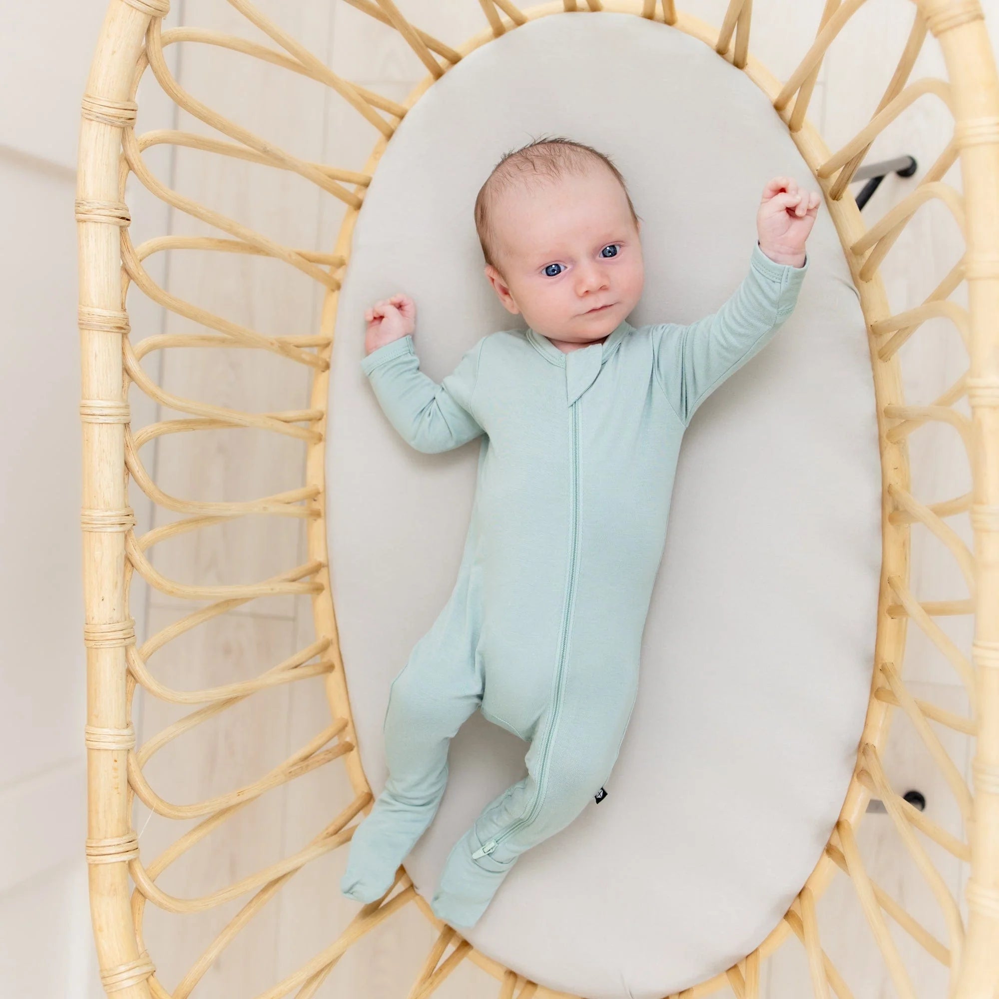 Oval Bassinet Sheet Secondary image