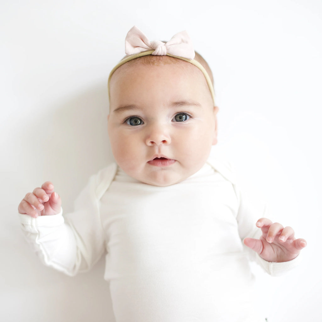 Tiny Nylon Bow