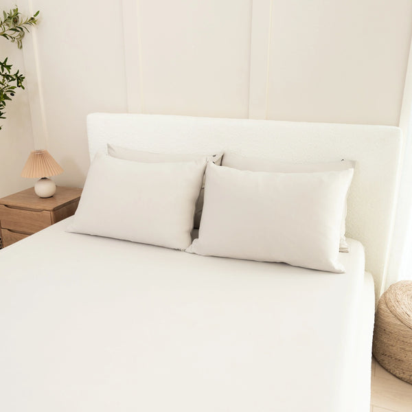 Fitted Sheet with Pillowcases